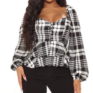 Polly Plaid Top Black/White trumpet sleeves